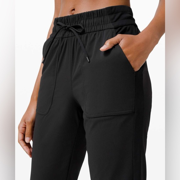 Lululemon Beyond The Studio Jogger-Black-Size 4 - Picture 4 of 14